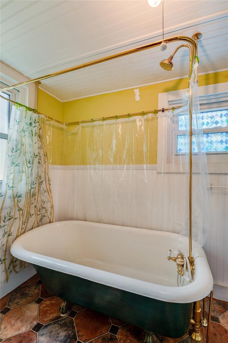 Image 19 of 40 For 715 Neal Street