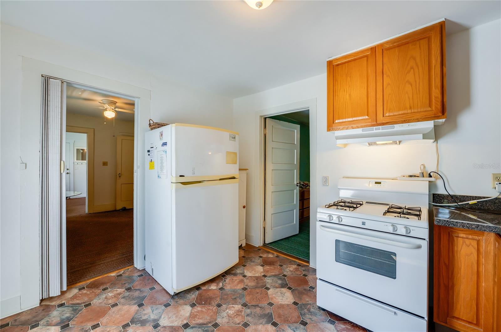 Image 9 of 40 For 715 Neal Street