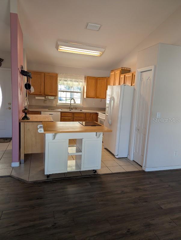 Image 17 of 47 For 108 Twin Lake Circle