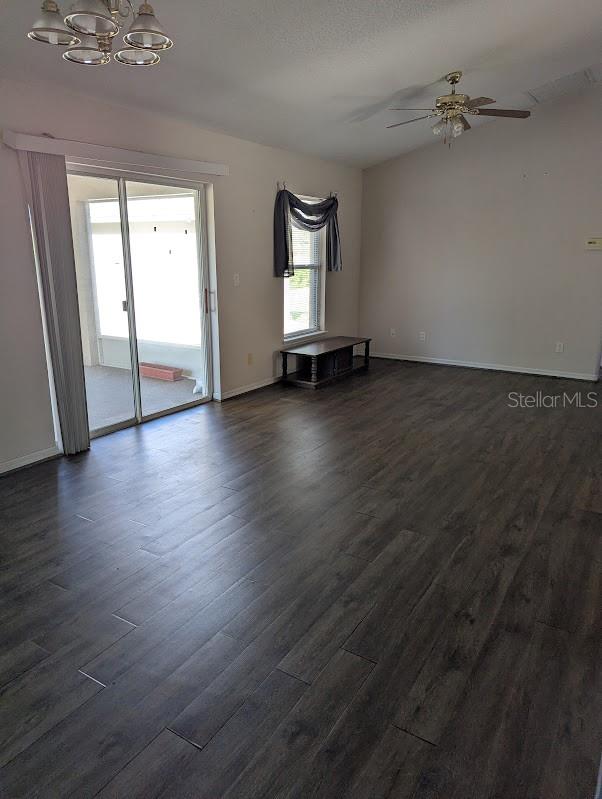 Image 26 of 47 For 108 Twin Lake Circle