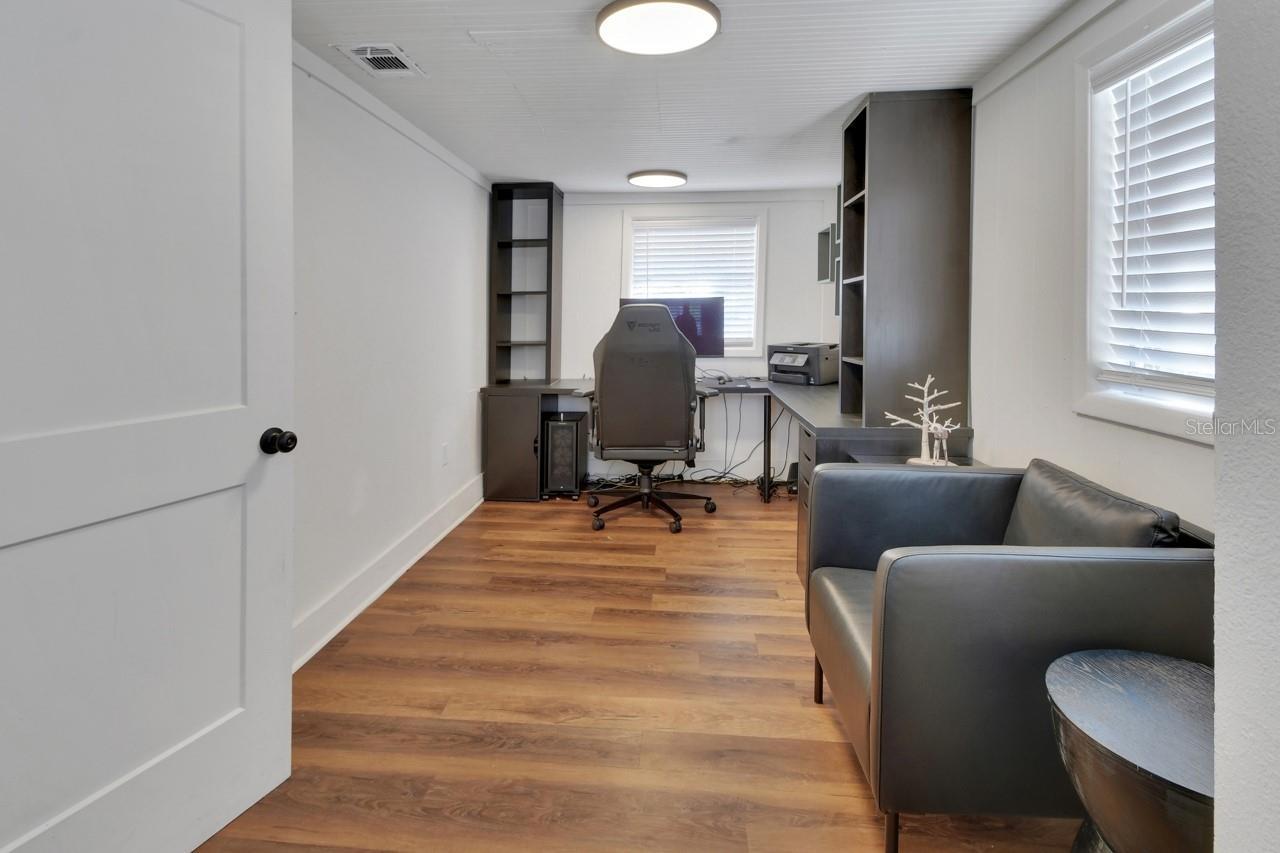 Image 15 of 24 For 133 Lucie Avenue