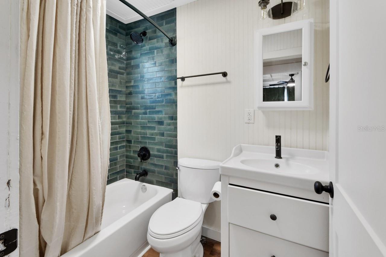 Image 17 of 24 For 133 Lucie Avenue