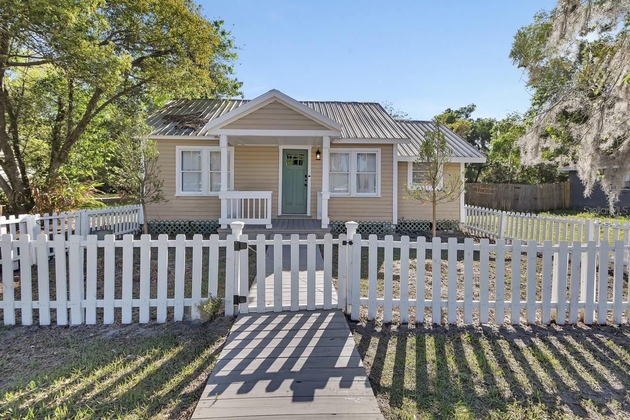 Image 3 of 24 For 133 Lucie Avenue