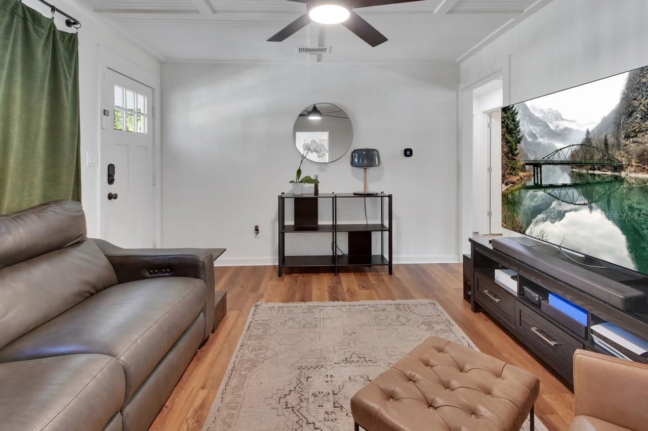 Image 4 of 24 For 133 Lucie Avenue