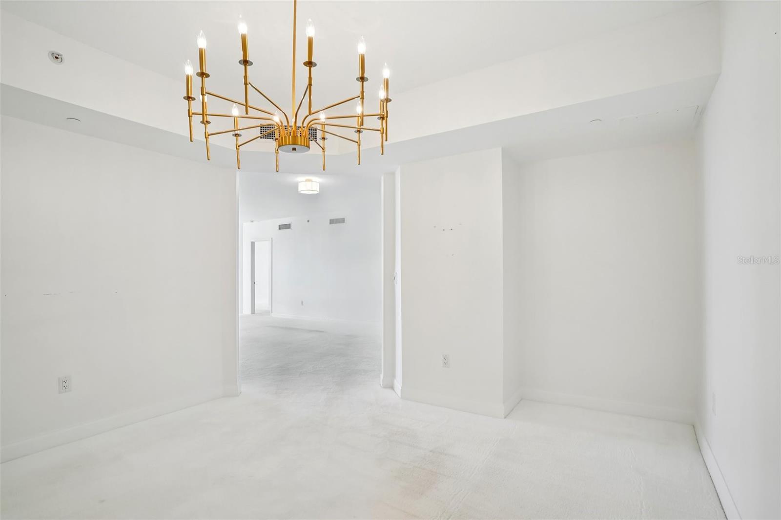 Image 10 of 33 For 231 Riverside Drive 807-1