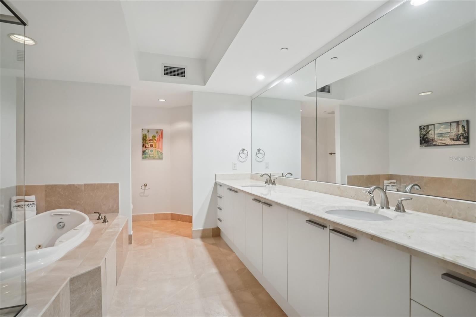 Image 19 of 33 For 231 Riverside Drive 807-1