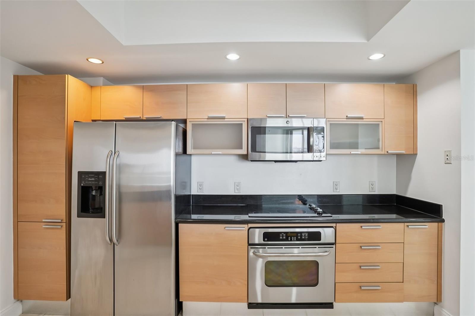 Image 2 of 33 For 231 Riverside Drive 807-1