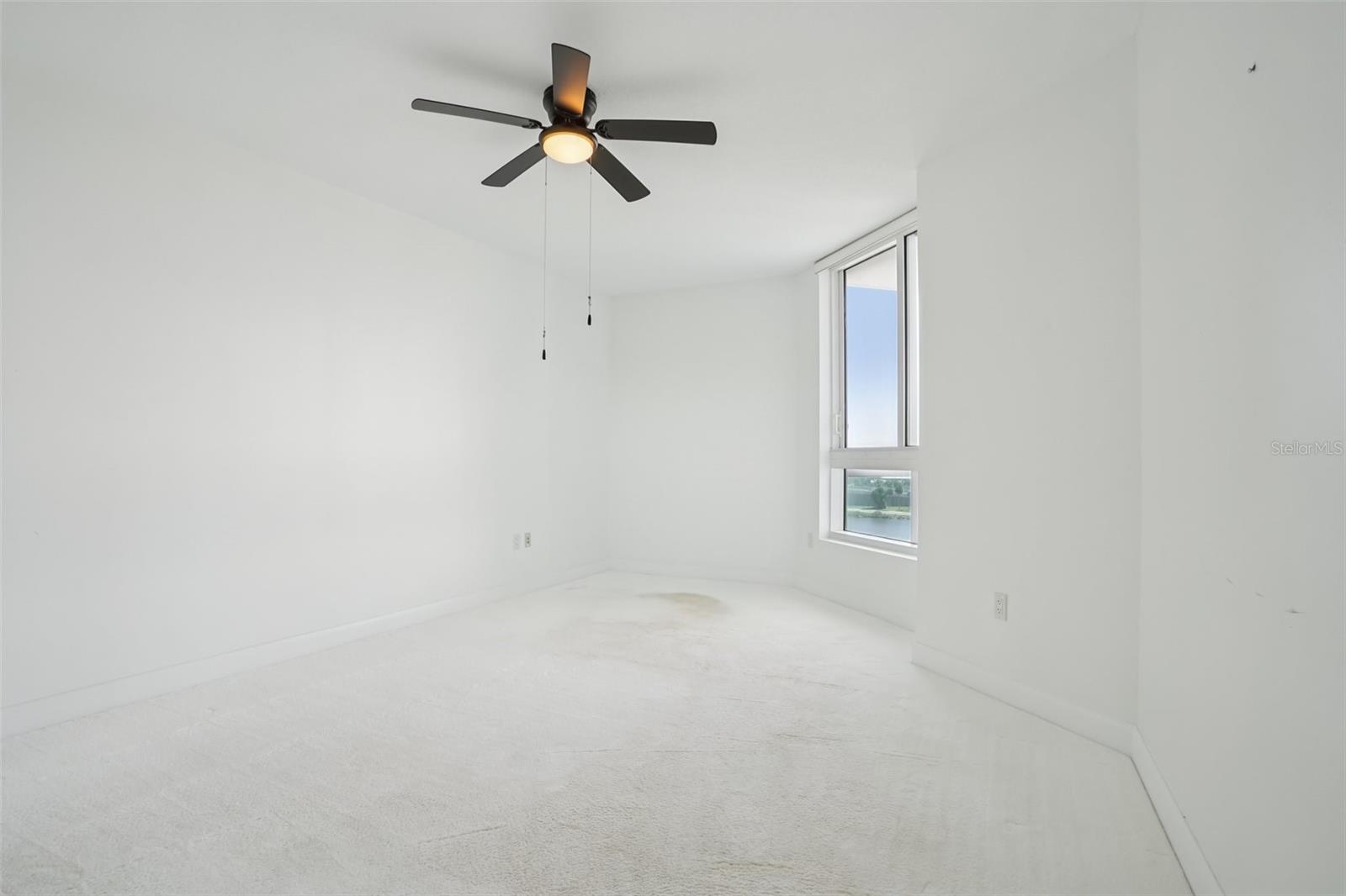 Image 24 of 33 For 231 Riverside Drive 807-1