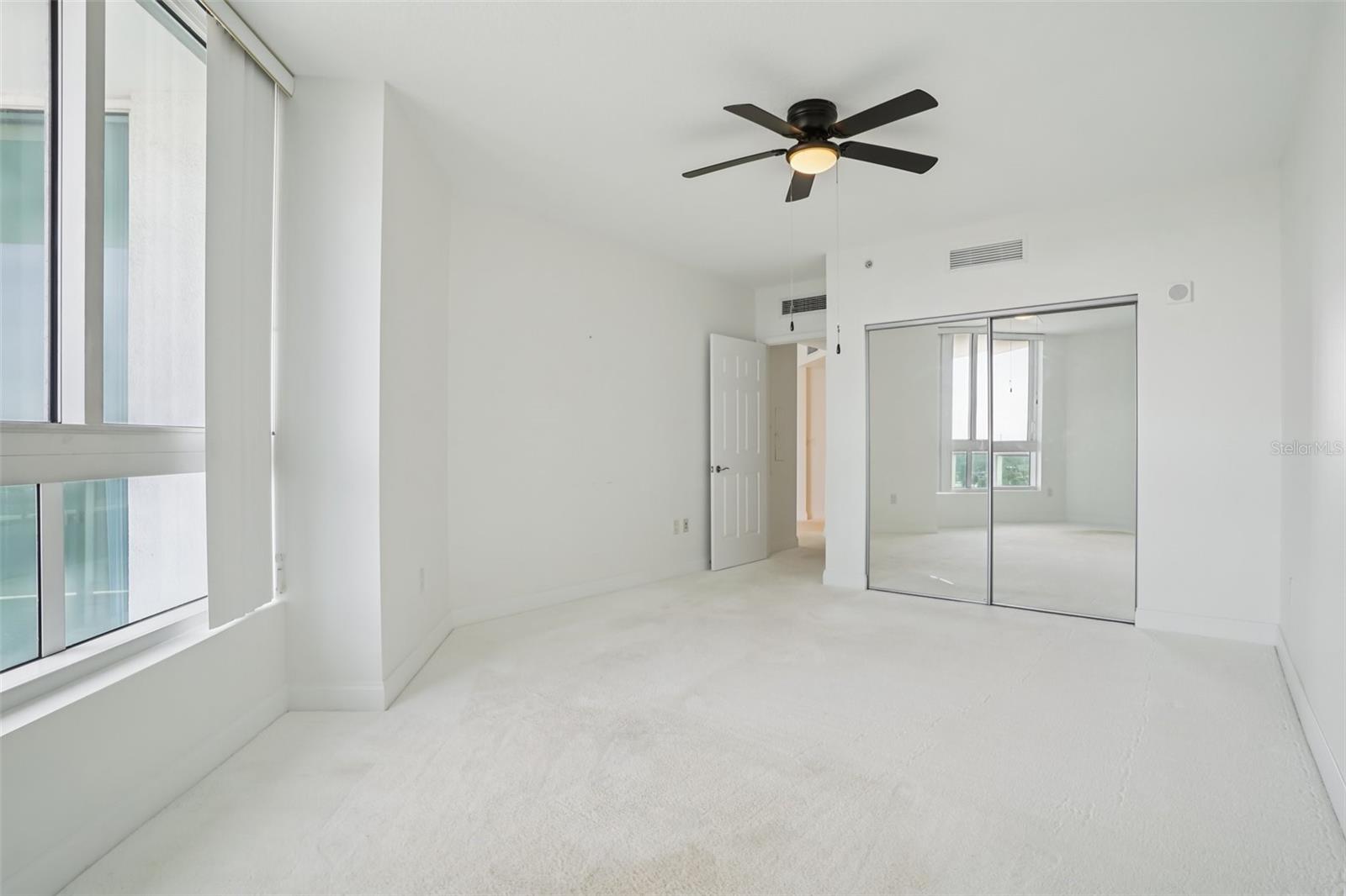 Image 26 of 33 For 231 Riverside Drive 807-1