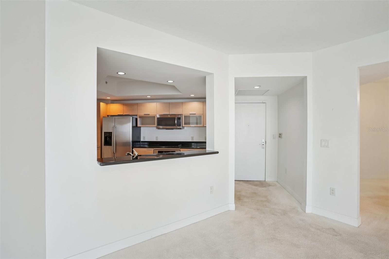 Image 5 of 33 For 231 Riverside Drive 807-1