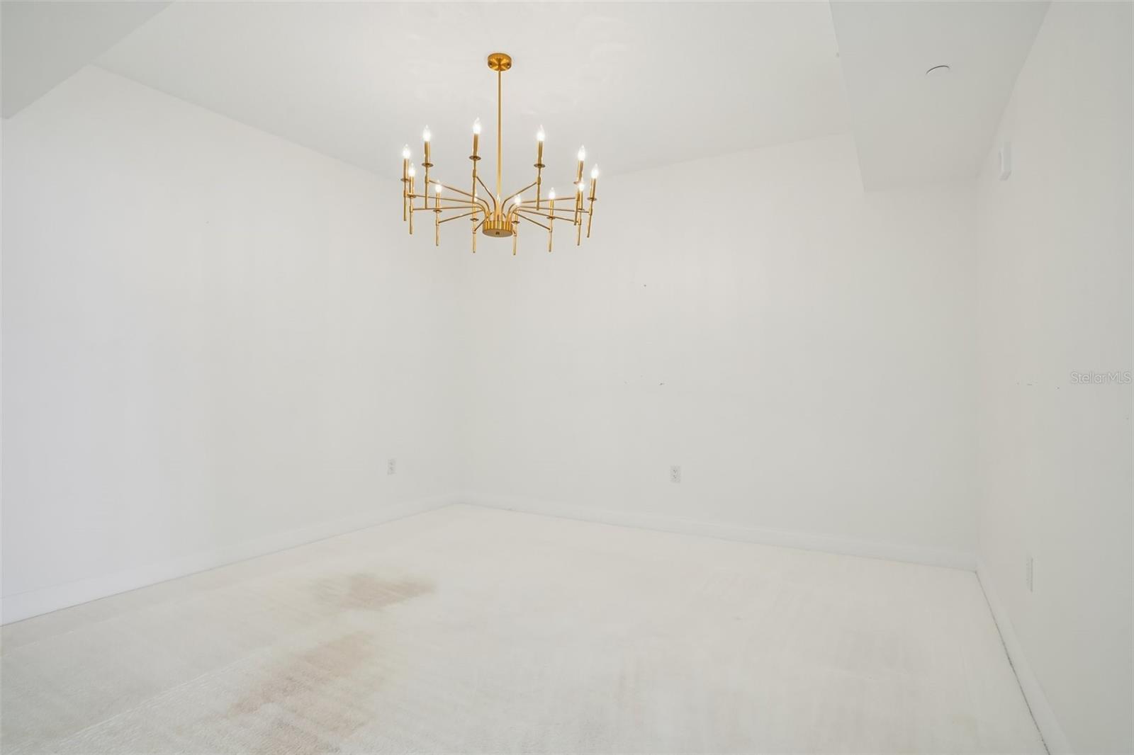 Image 9 of 33 For 231 Riverside Drive 807-1