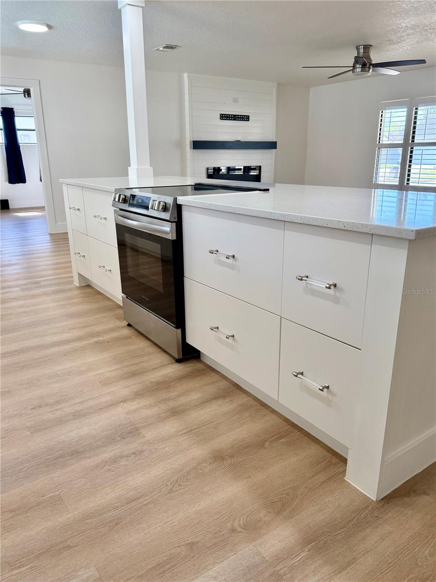 Image 5 of 13 For 1325 Mollie Road