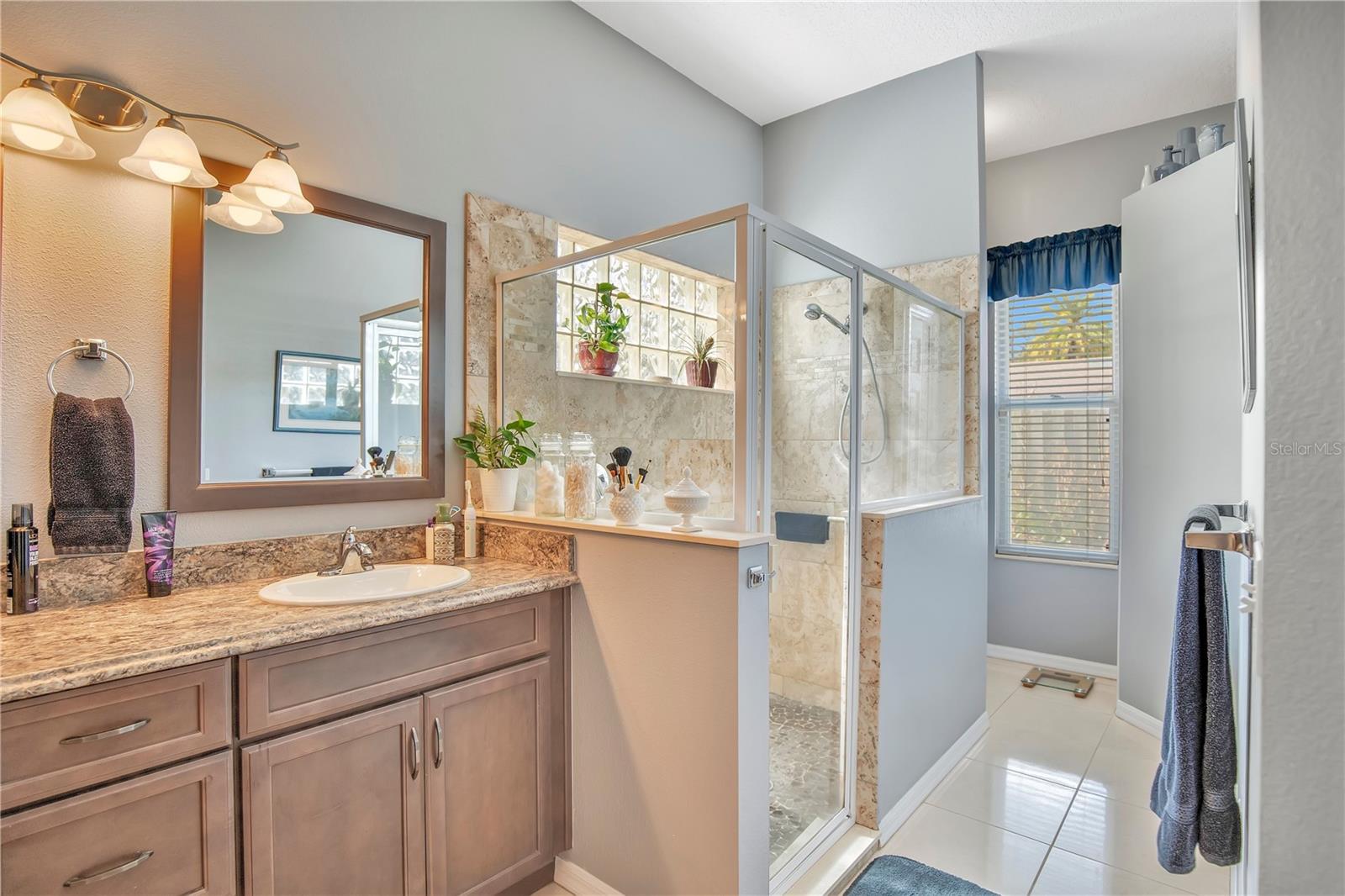 Image 21 of 37 For 5 King Edward Drive