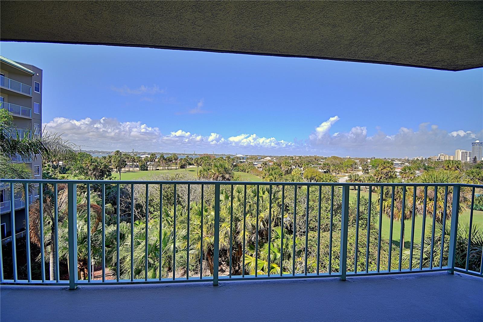 Image 22 of 50 For 4 Oceans West Boulevard 406a