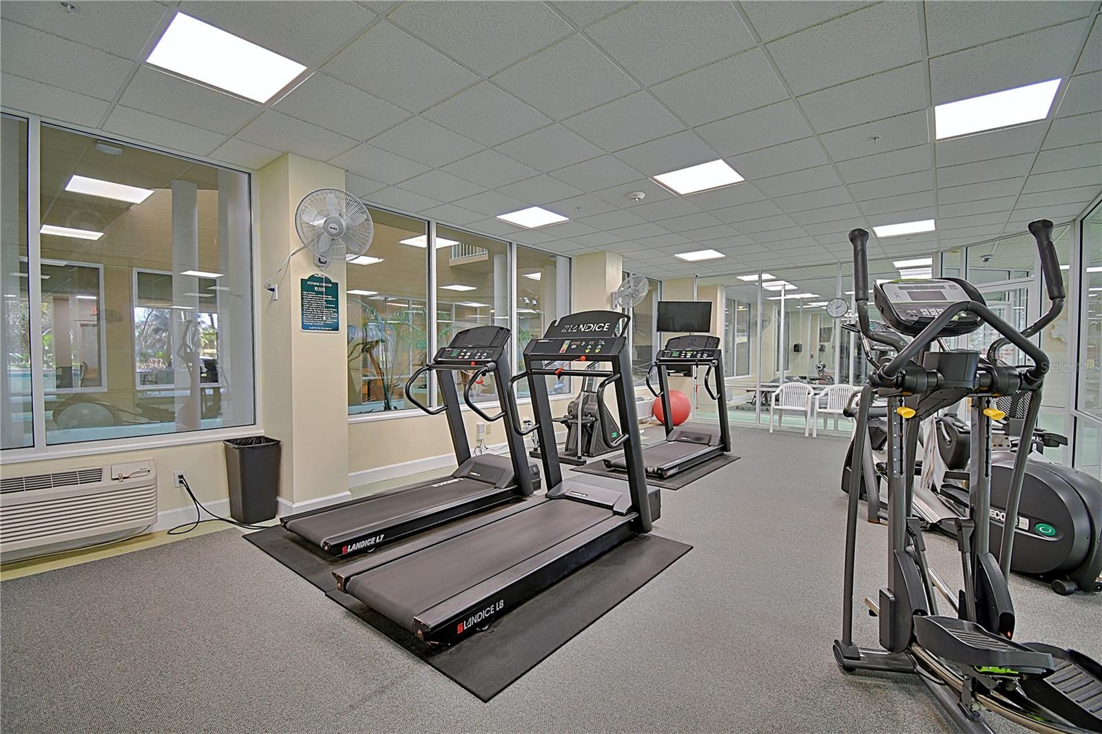 Image 27 of 50 For 4 Oceans West Boulevard 406a