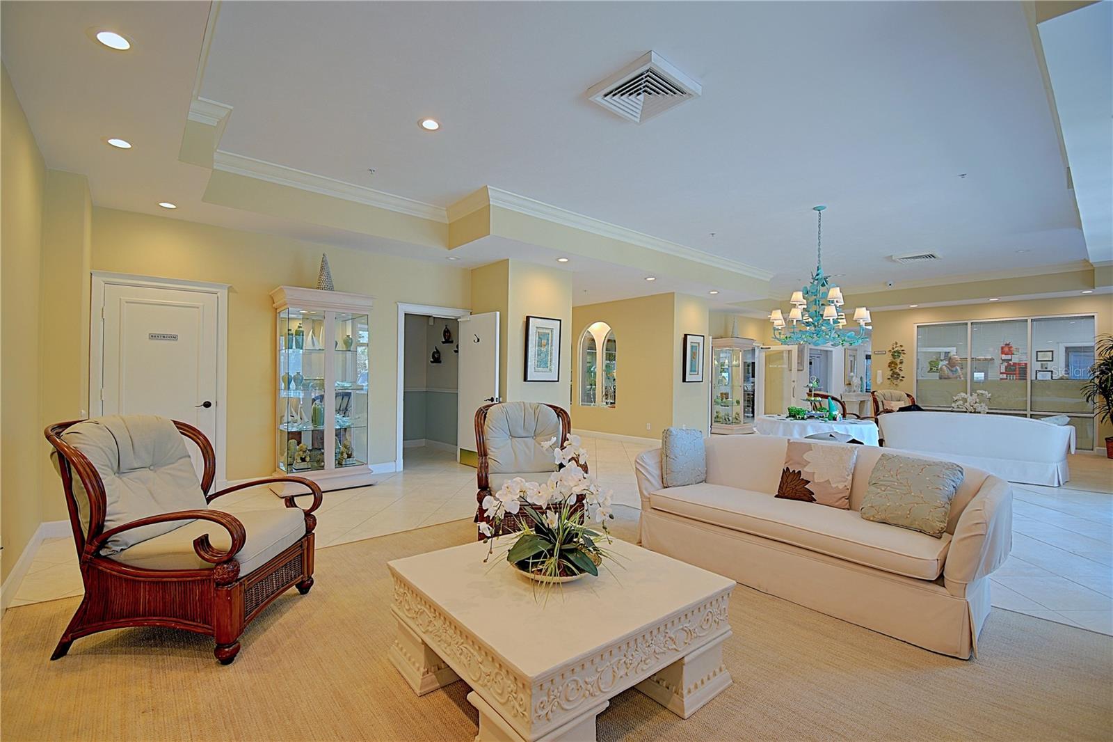 Image 31 of 50 For 4 Oceans West Boulevard 406a