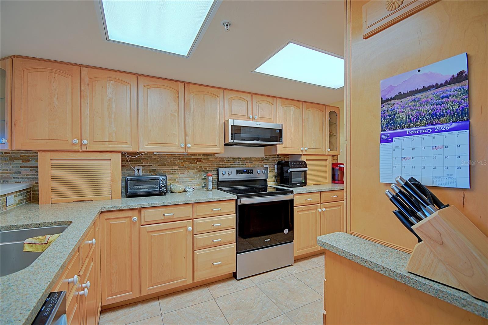 Image 6 of 50 For 4 Oceans West Boulevard 406a