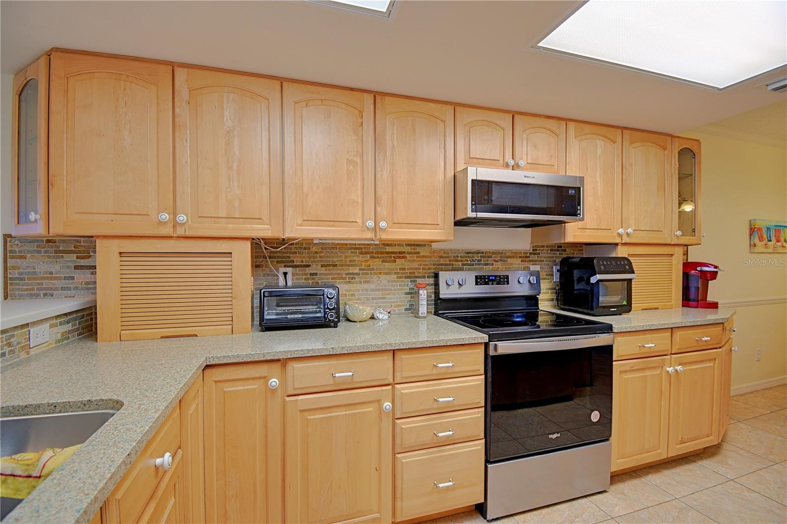 Image 7 of 50 For 4 Oceans West Boulevard 406a