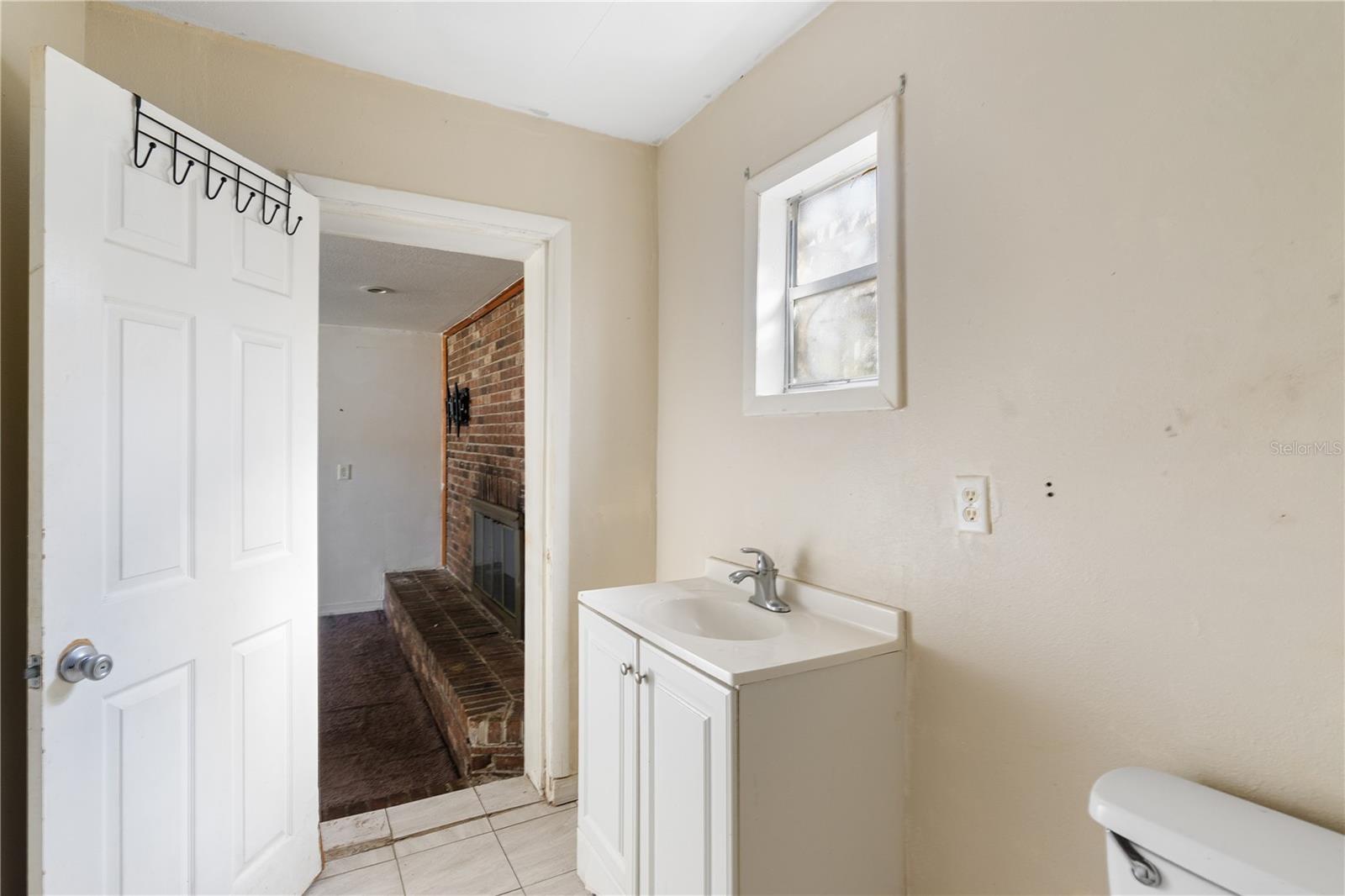 Image 12 of 42 For 805 Stone Street