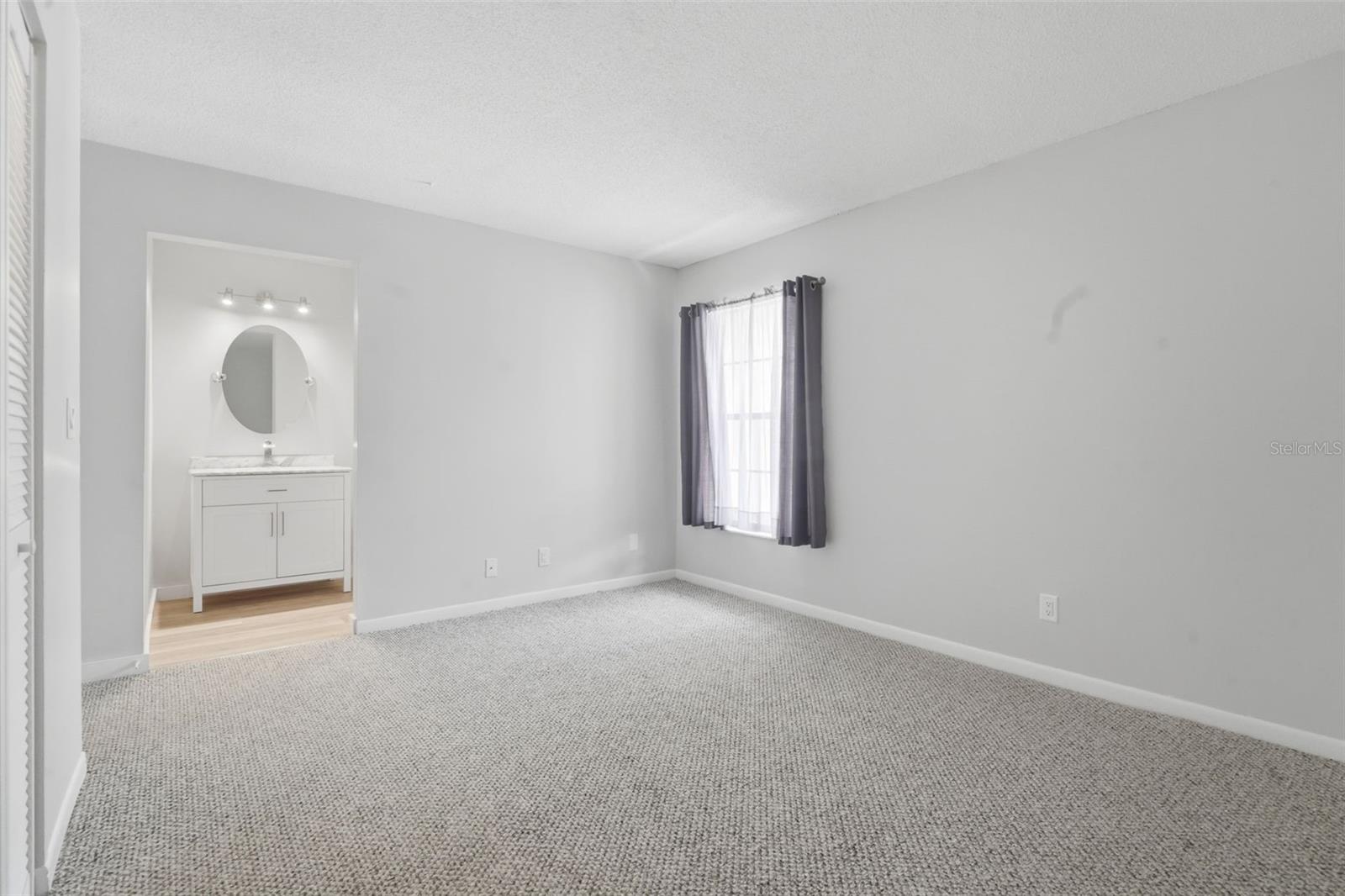 Image 15 of 42 For 100 Kentucky Avenue H106