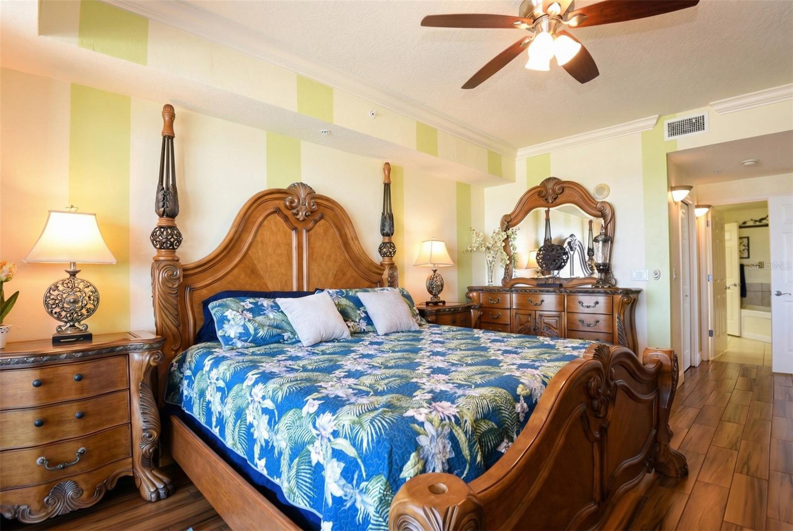 Listing photo id 14 for 2403 Atlantic Avenue 811