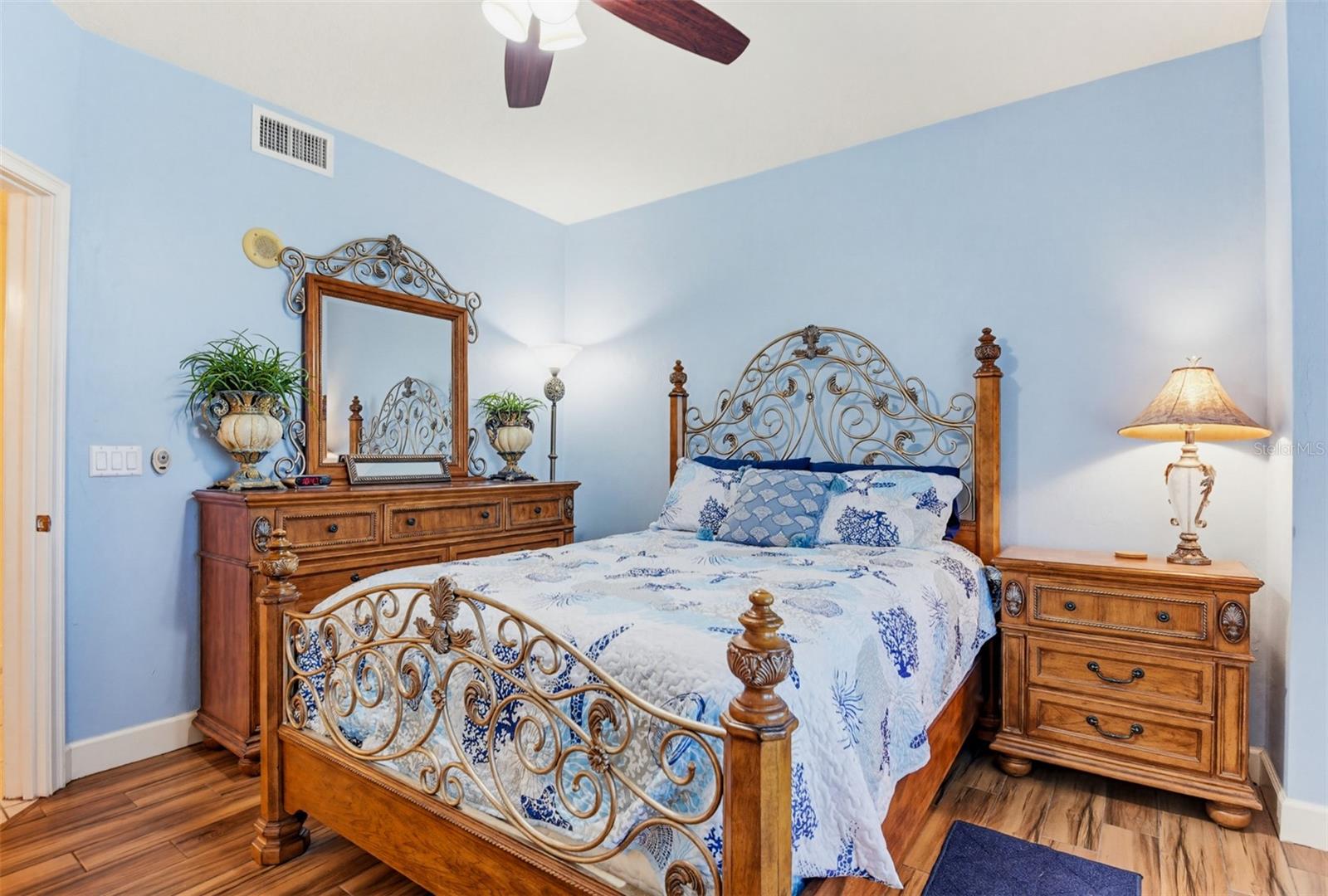 Listing photo id 24 for 2403 Atlantic Avenue 811