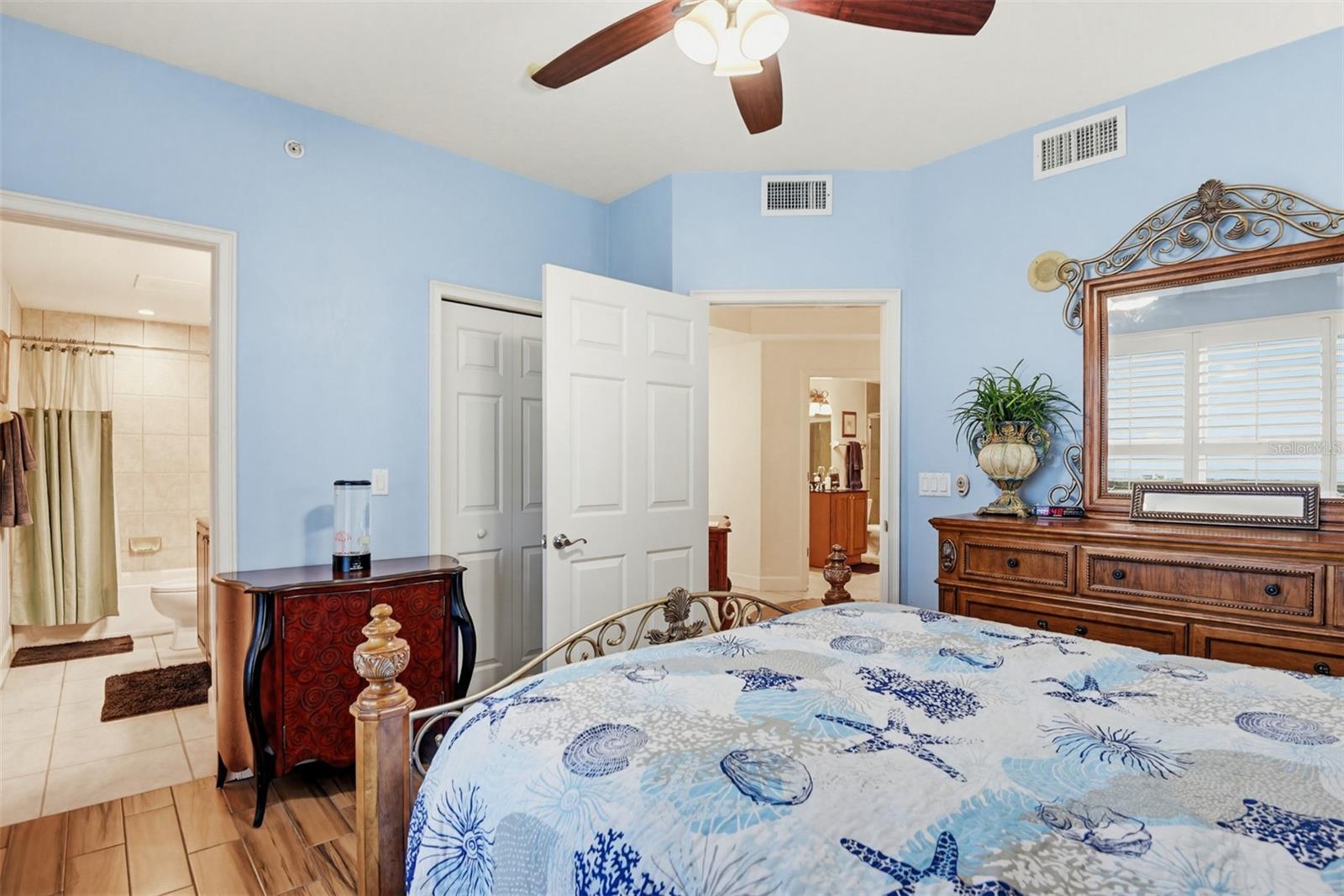 Listing photo id 25 for 2403 Atlantic Avenue 811