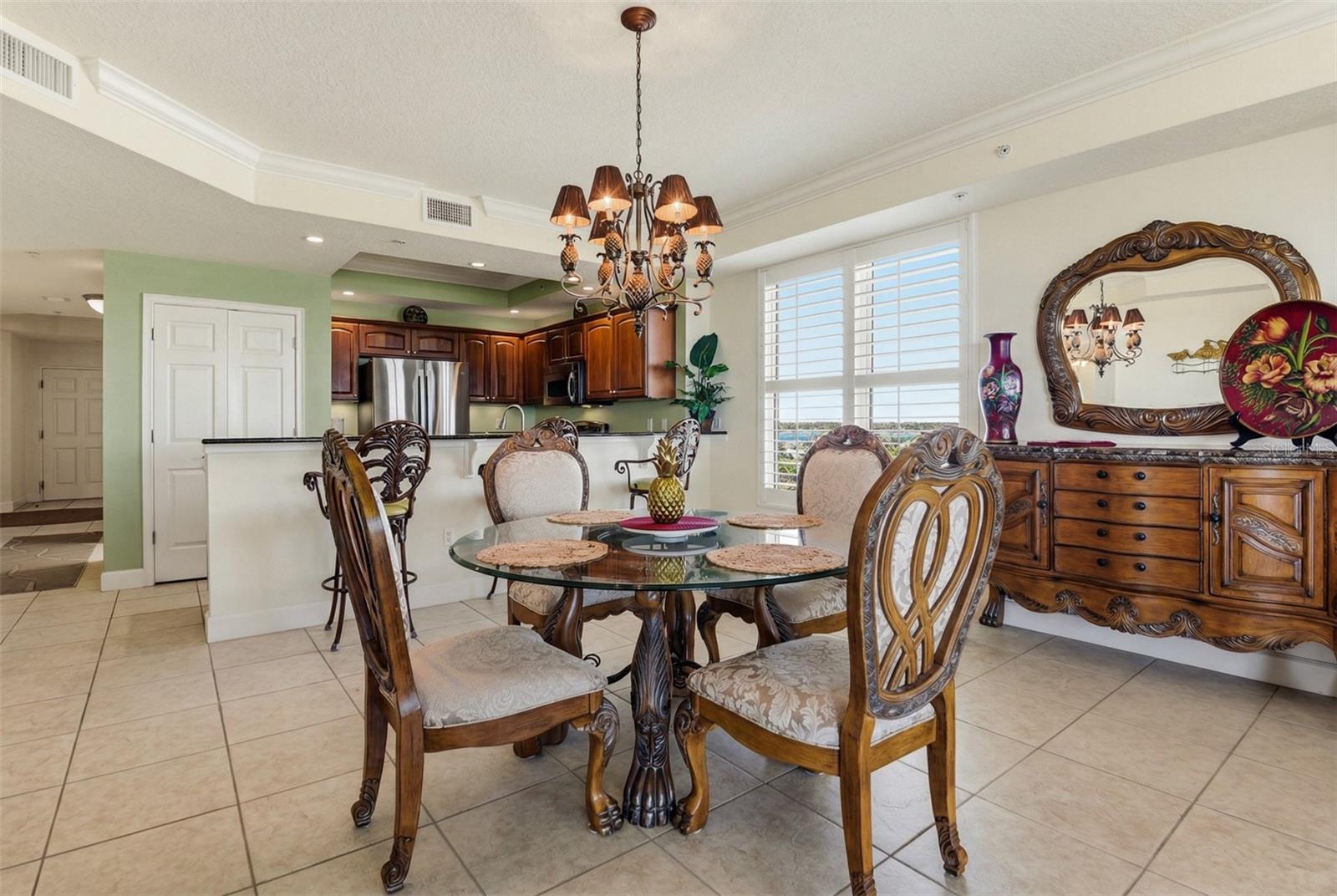 Listing photo id 7 for 2403 Atlantic Avenue 811