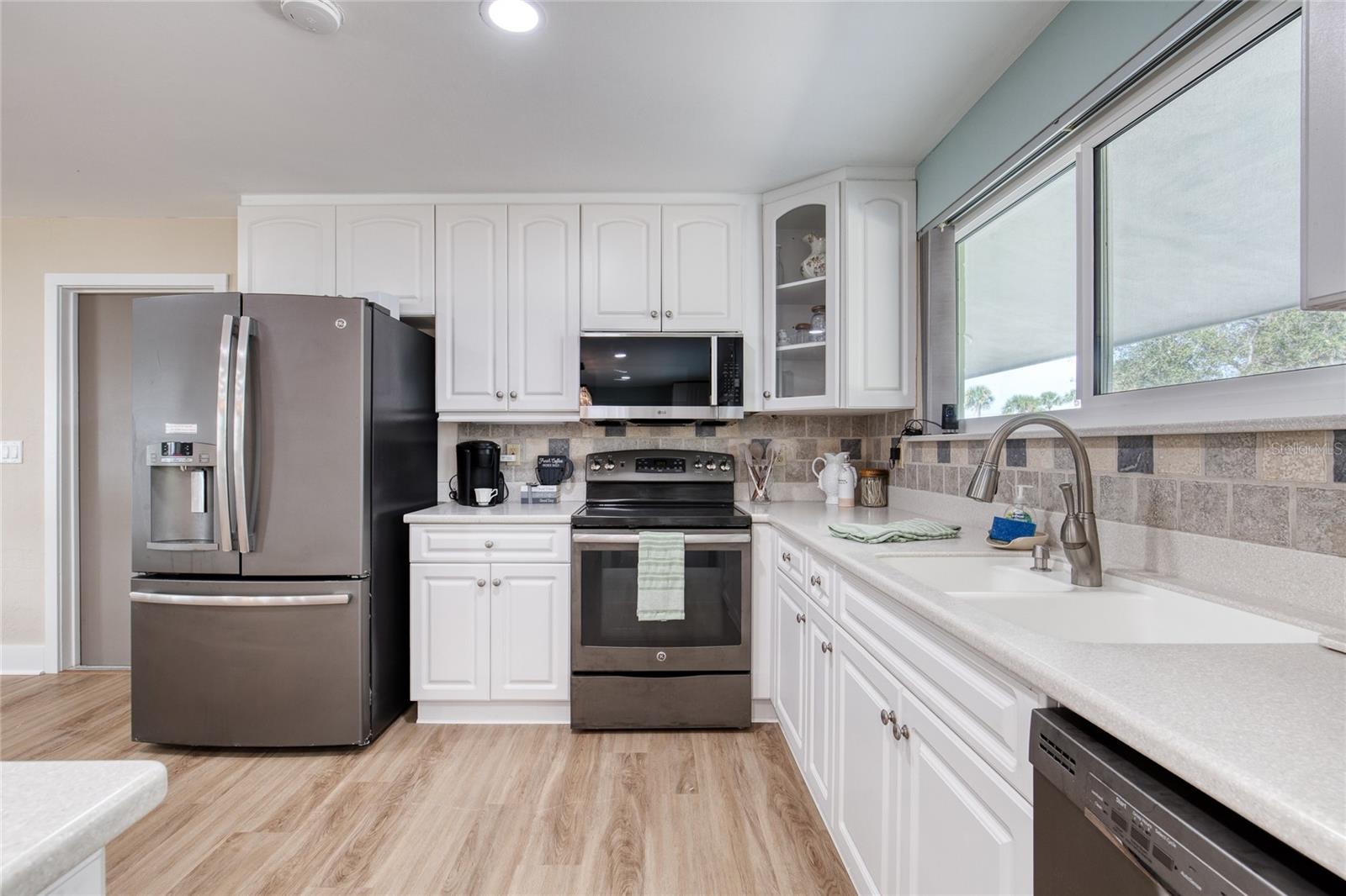 Image 24 of 79 For 2614 Peninsula Drive