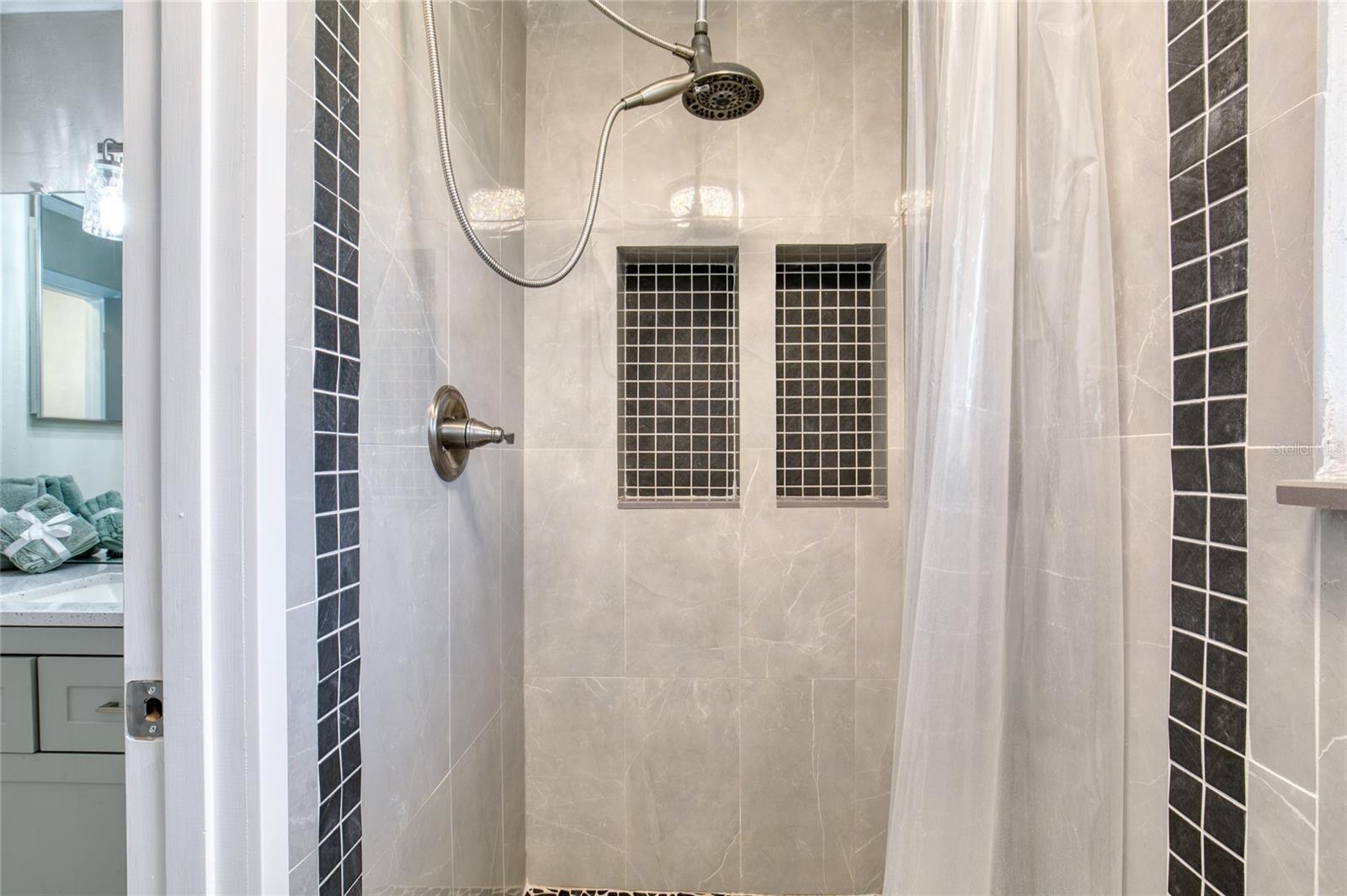 Image 50 of 79 For 2614 Peninsula Drive