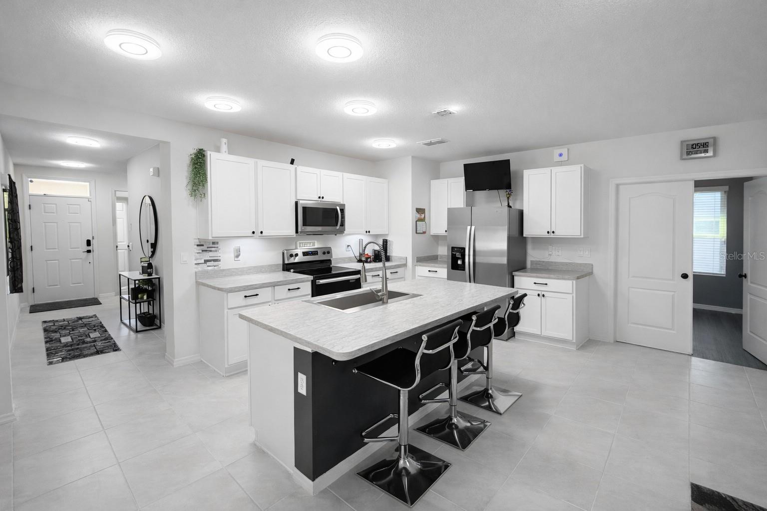 Image 5 of 20 For 364 Pelham Park Drive