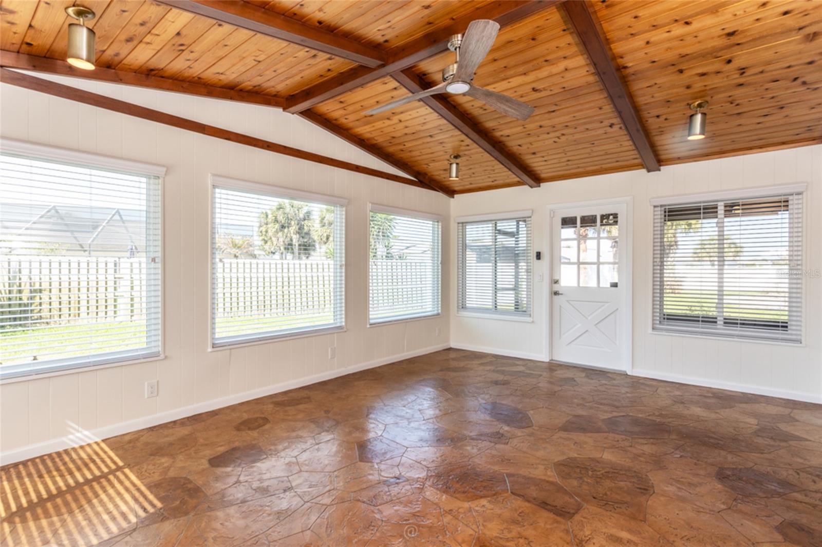 Image 16 of 44 For 4 Sea Hawk Drive