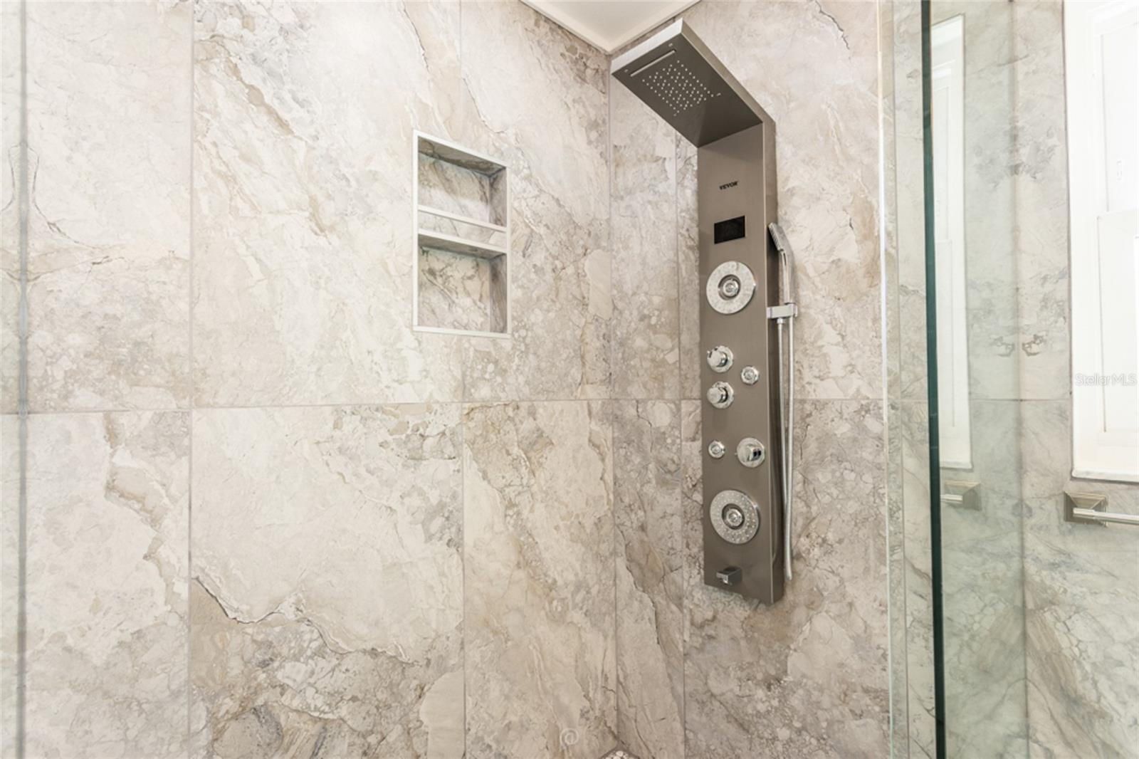 Image 22 of 44 For 4 Sea Hawk Drive