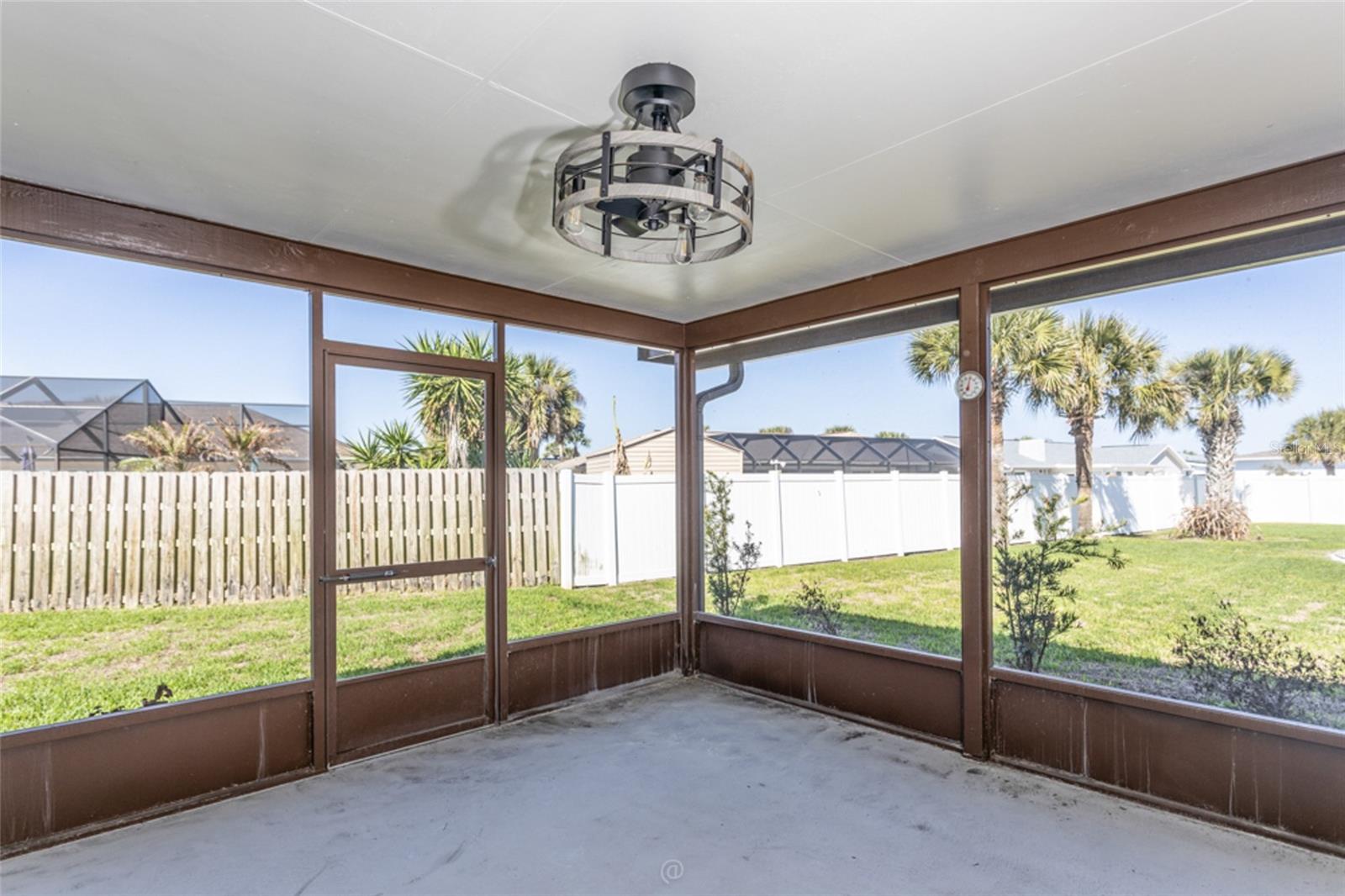 Image 29 of 44 For 4 Sea Hawk Drive