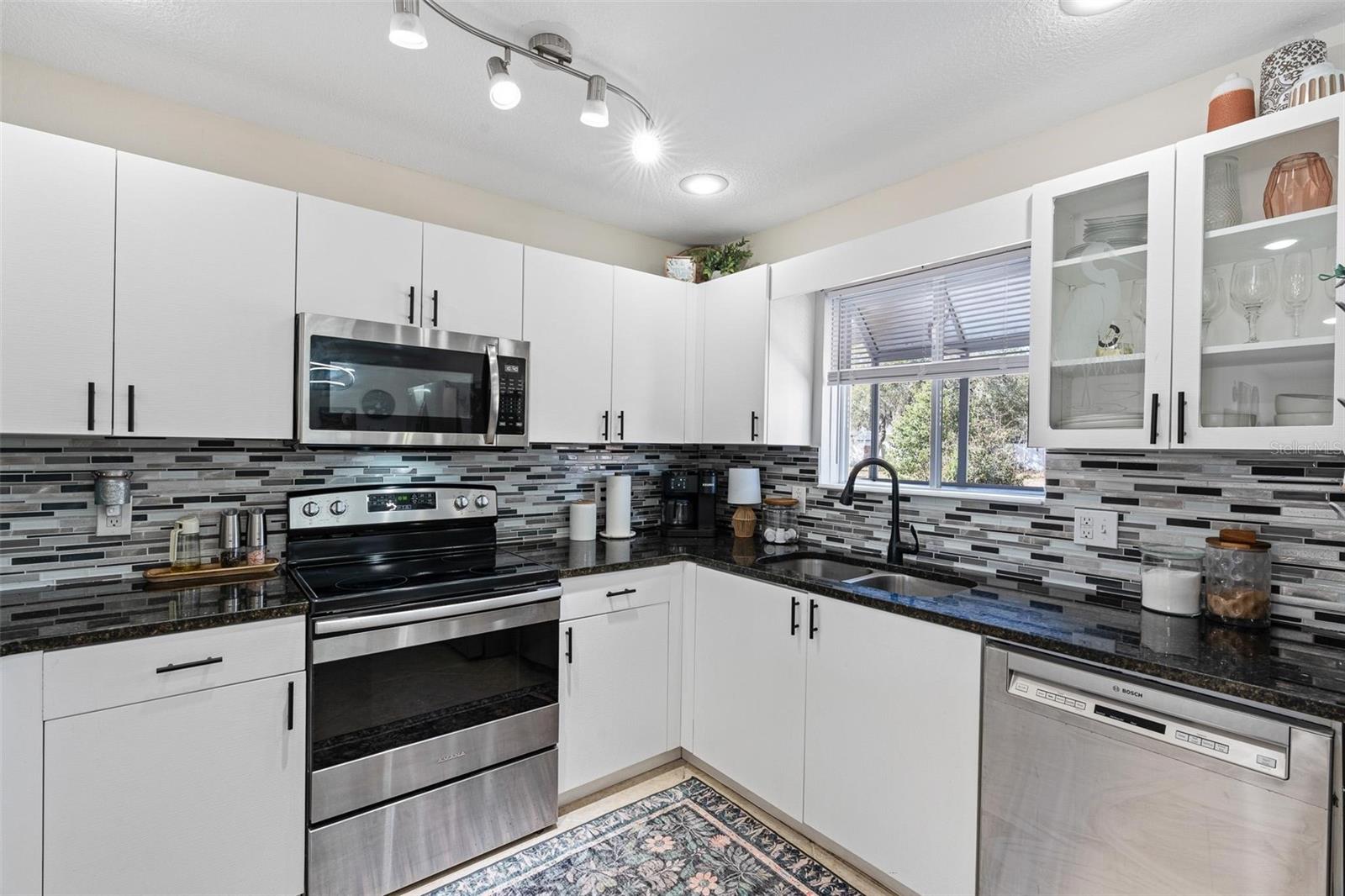 Image 18 of 38 For 1380 2nd Avenue