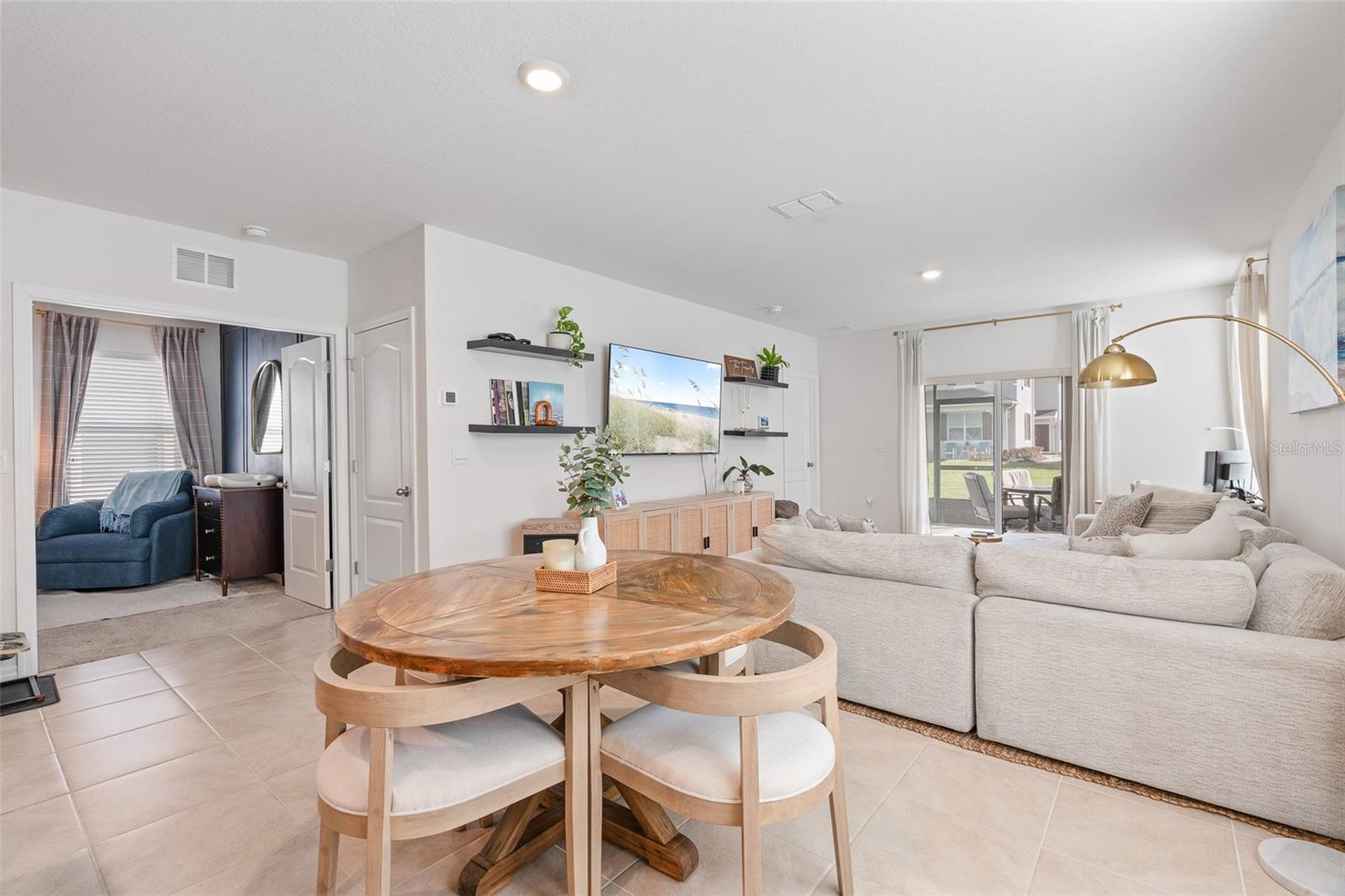 Image 12 of 31 For 365 Caryota Court