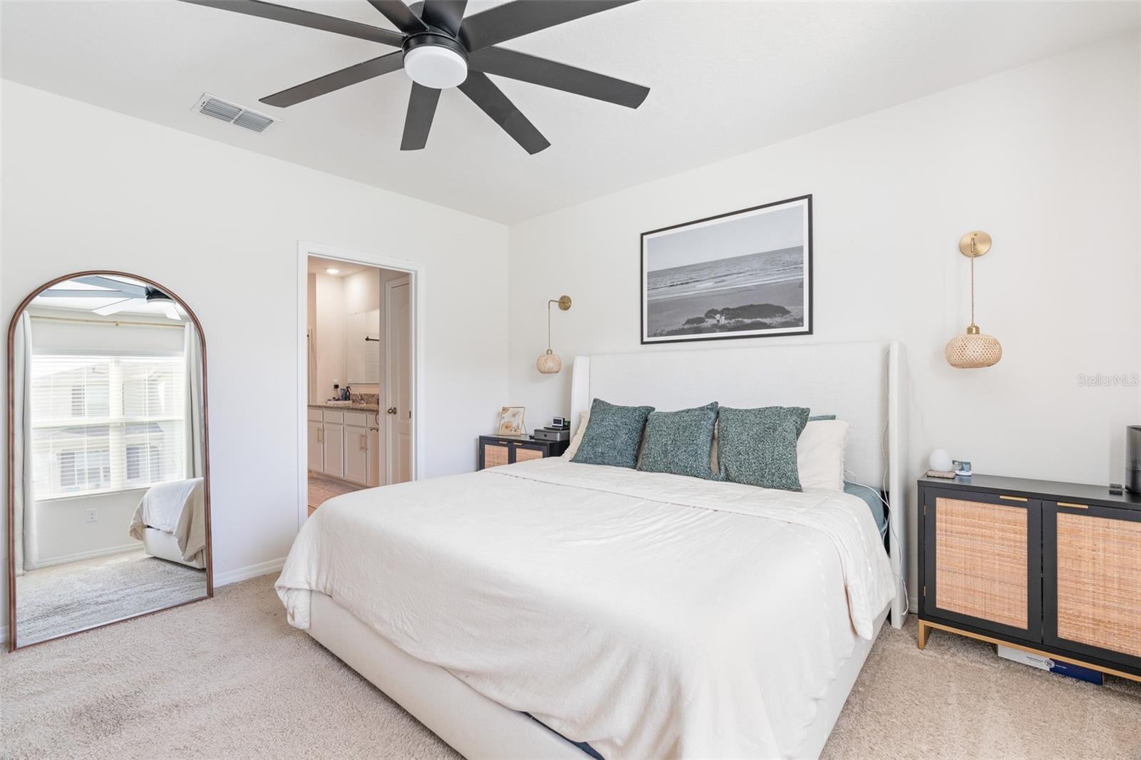 Image 18 of 31 For 365 Caryota Court