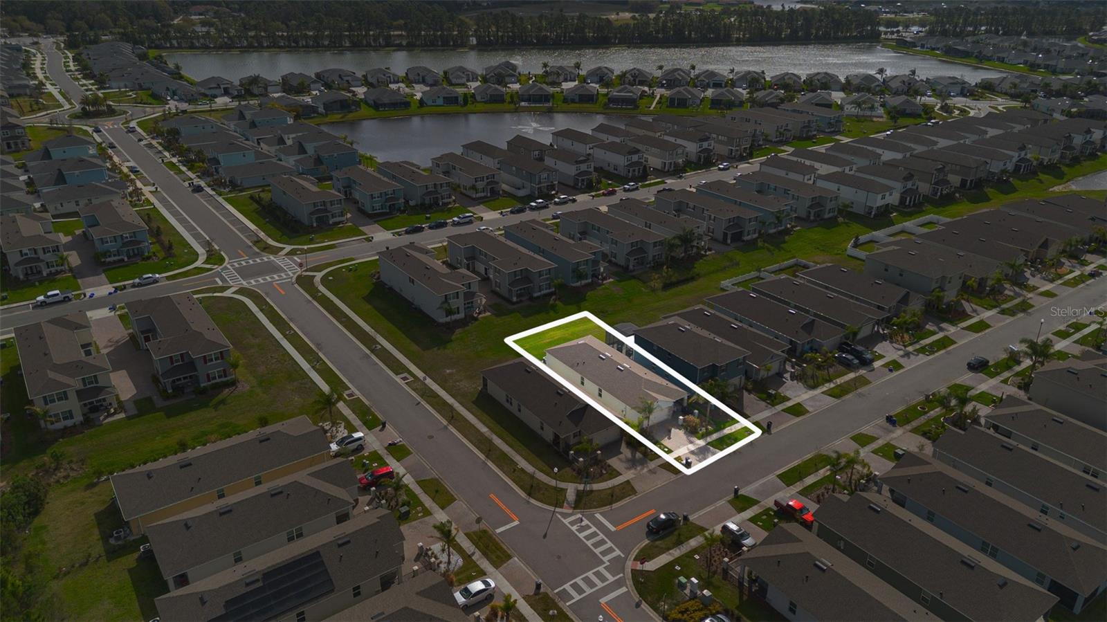 Image 2 of 31 For 365 Caryota Court