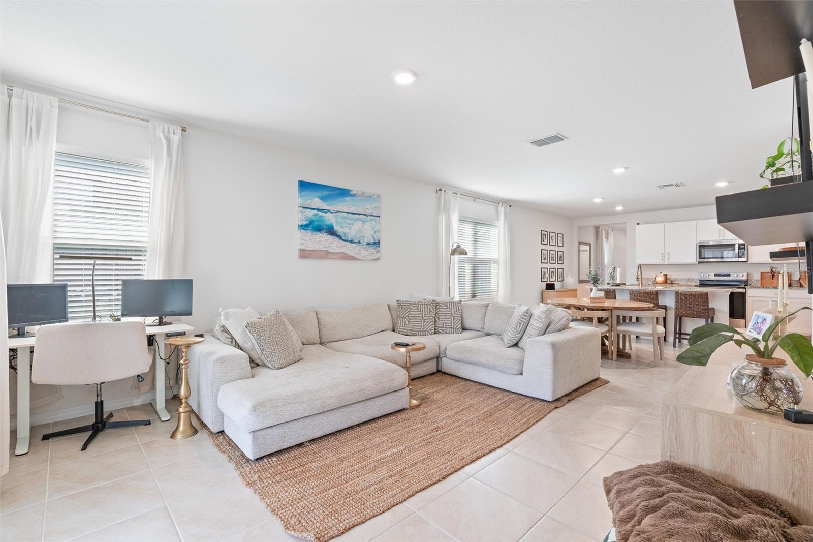 Image 21 of 31 For 365 Caryota Court