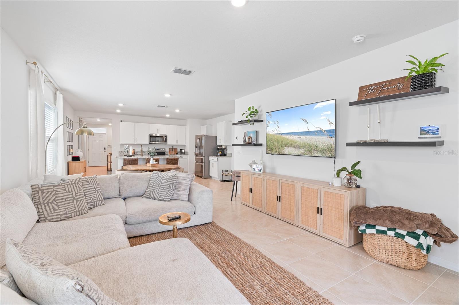 Image 3 of 31 For 365 Caryota Court