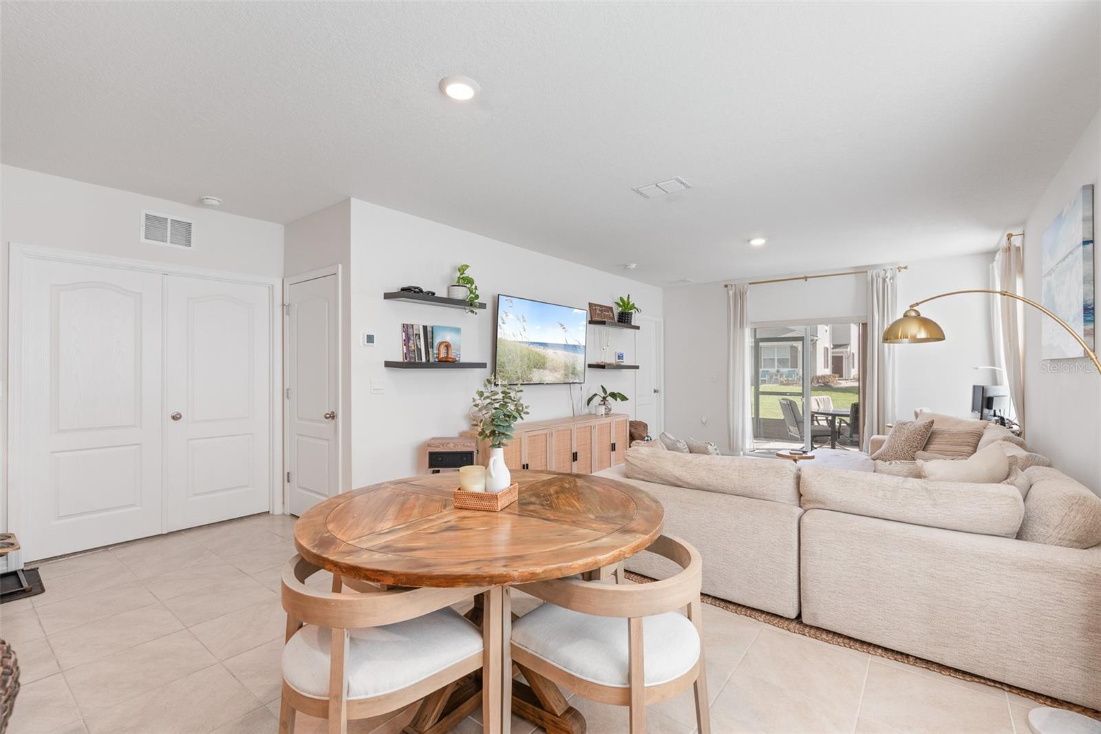 Image 9 of 31 For 365 Caryota Court