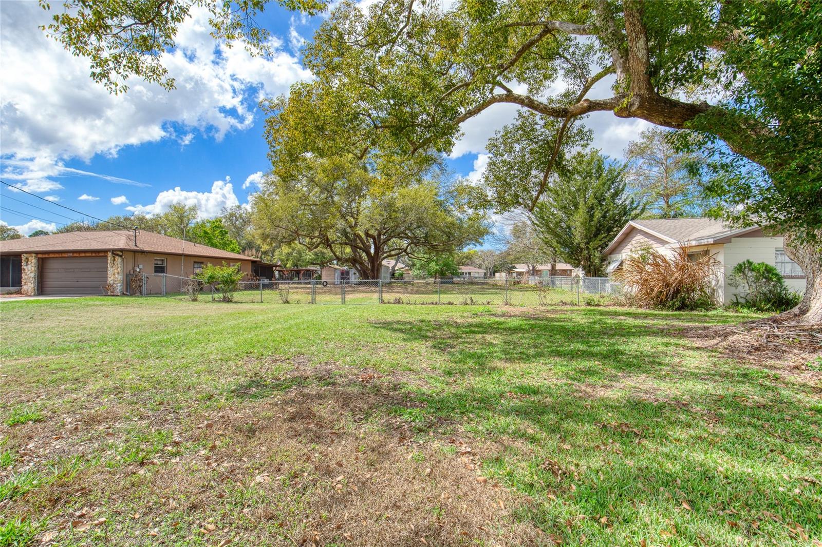 Image 3 of 28 For 27727 Lois Drive