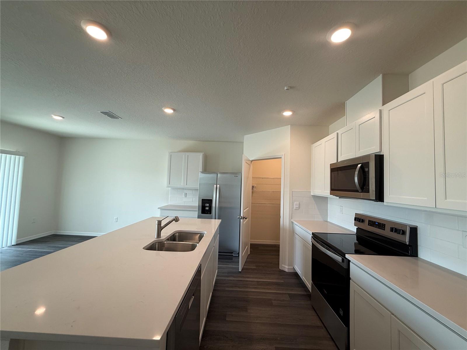 Image 13 of 30 For 1043 Morfontaine Street