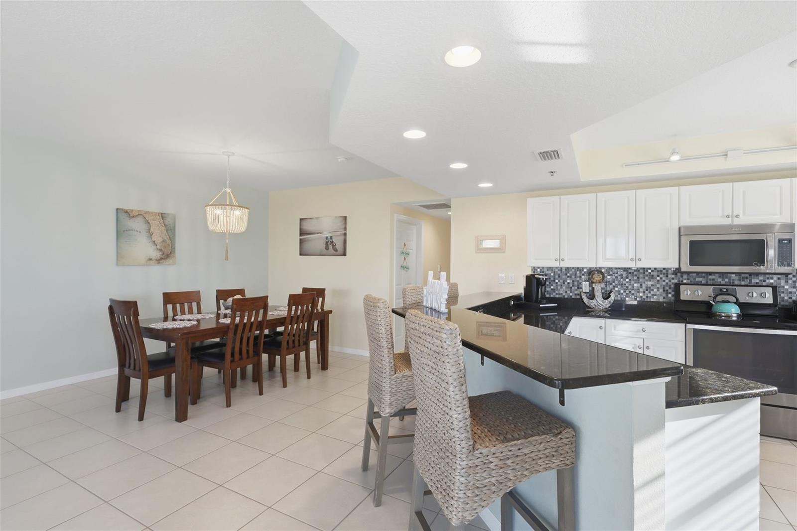 Image 12 of 37 For 5300 Atlantic Avenue 8-407