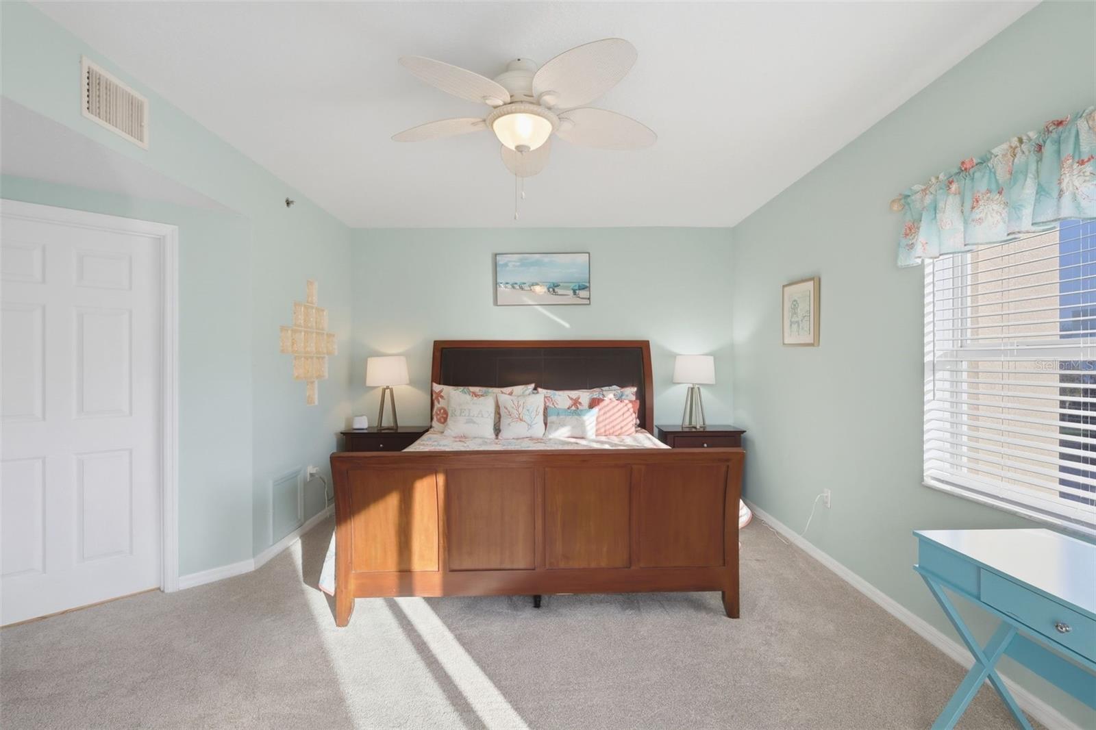 Image 19 of 37 For 5300 Atlantic Avenue 8-407