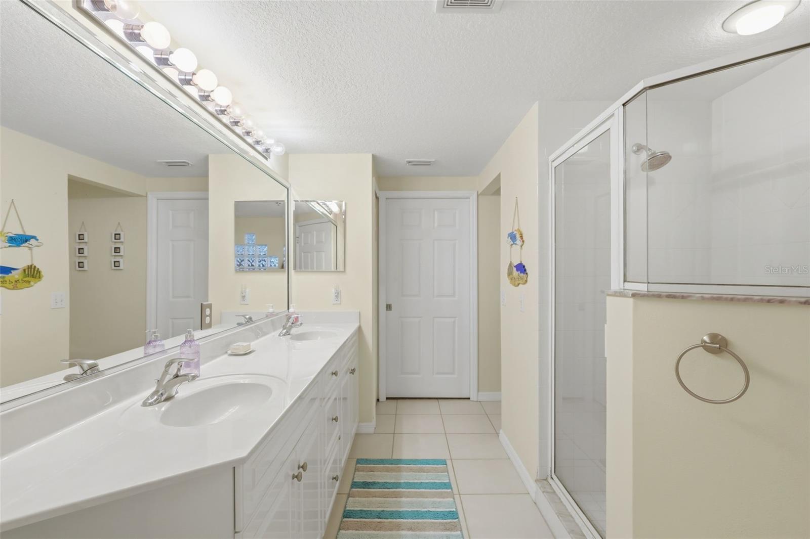 Image 21 of 37 For 5300 Atlantic Avenue 8-407