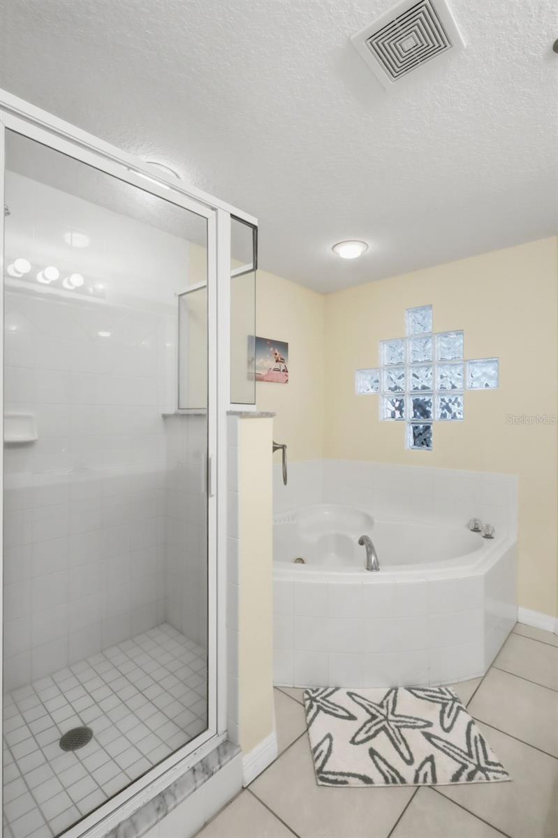 Image 23 of 37 For 5300 Atlantic Avenue 8-407