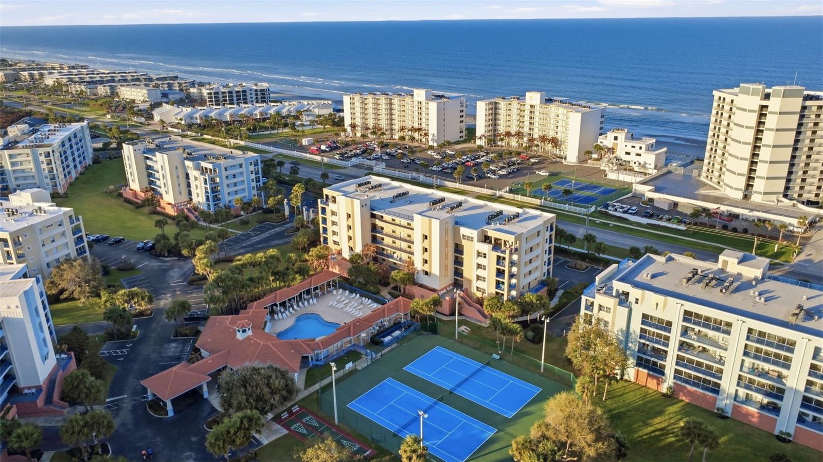 Image 33 of 37 For 5300 Atlantic Avenue 8-407