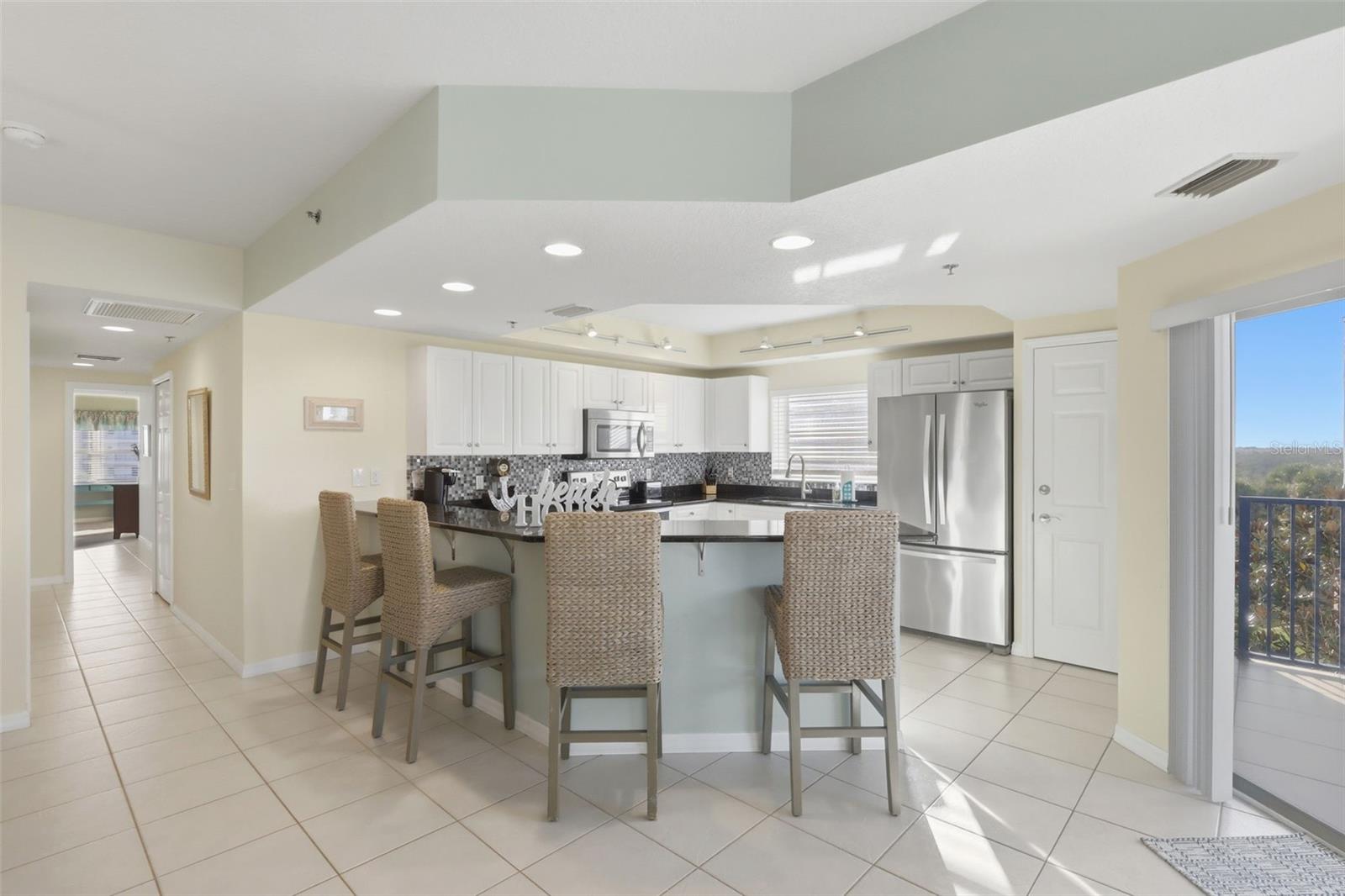 Image 8 of 37 For 5300 Atlantic Avenue 8-407