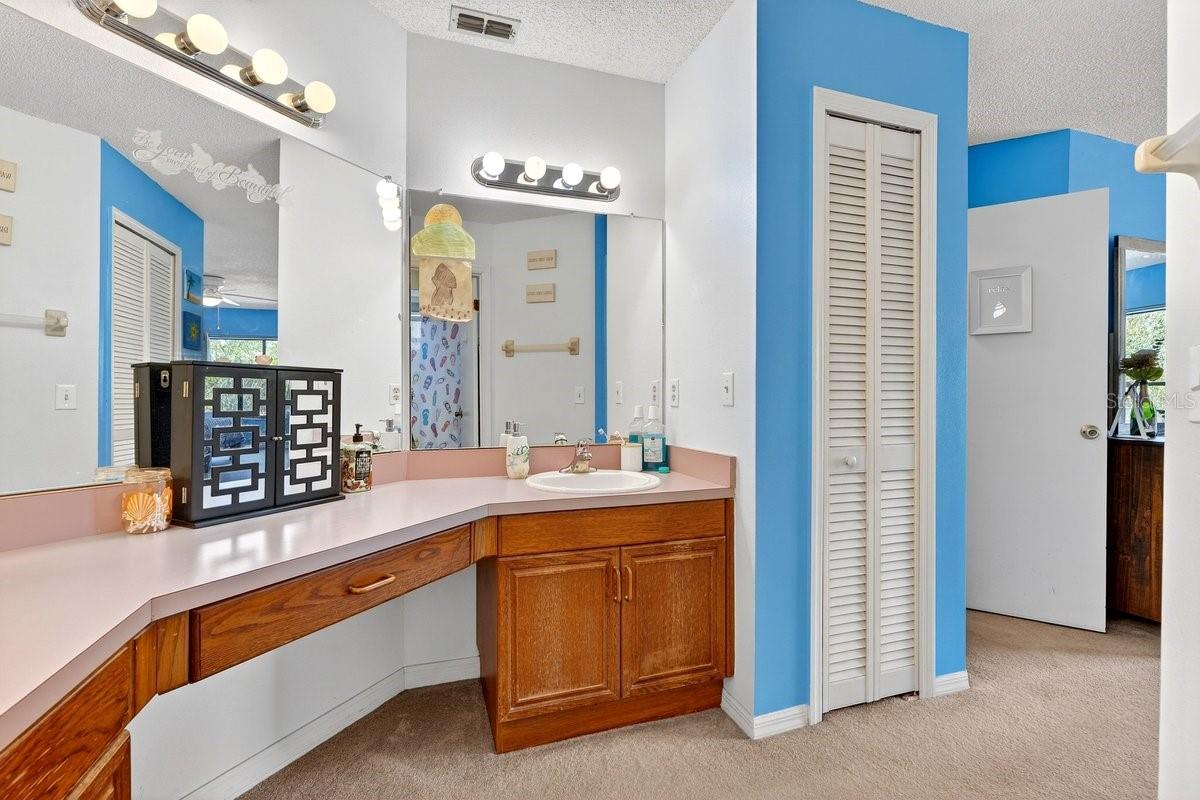 Image 17 of 45 For 3044 Yorkshire Drive